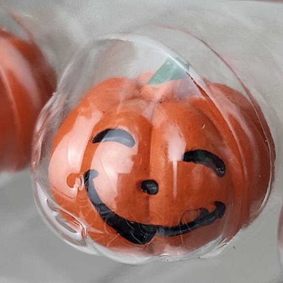 LEMAX SPOOKY TOWN 2017 Orange Happy Pumpkin Family of 5 New #14852 - Picture 8 of 11